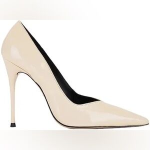 NWOT Raye Danae Pump
